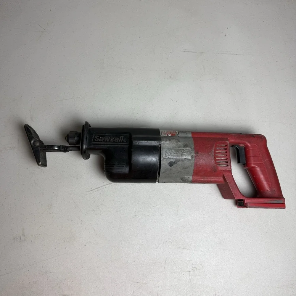 Milwaukee 6515-20 M18 18V Heavy Duty SAWZALL Reciprocating Saw Only Works Great